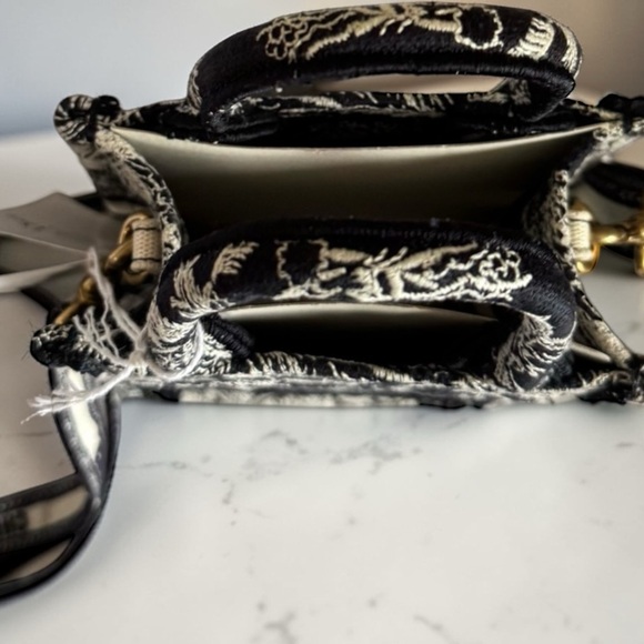 Dior Mini Book Tote Pouch Tiger Toile de Jouy Blue Multicolor NEW w Tag Strap - Picture 2 of 8